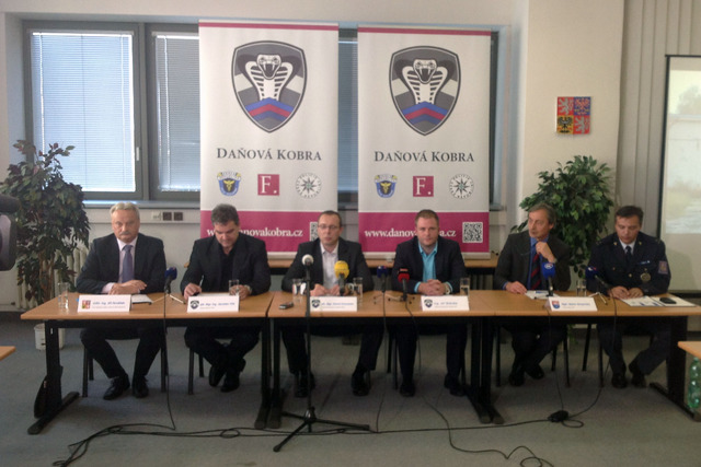 Z dnešní tiskové konference, které se zúčastnil i ministr obrany