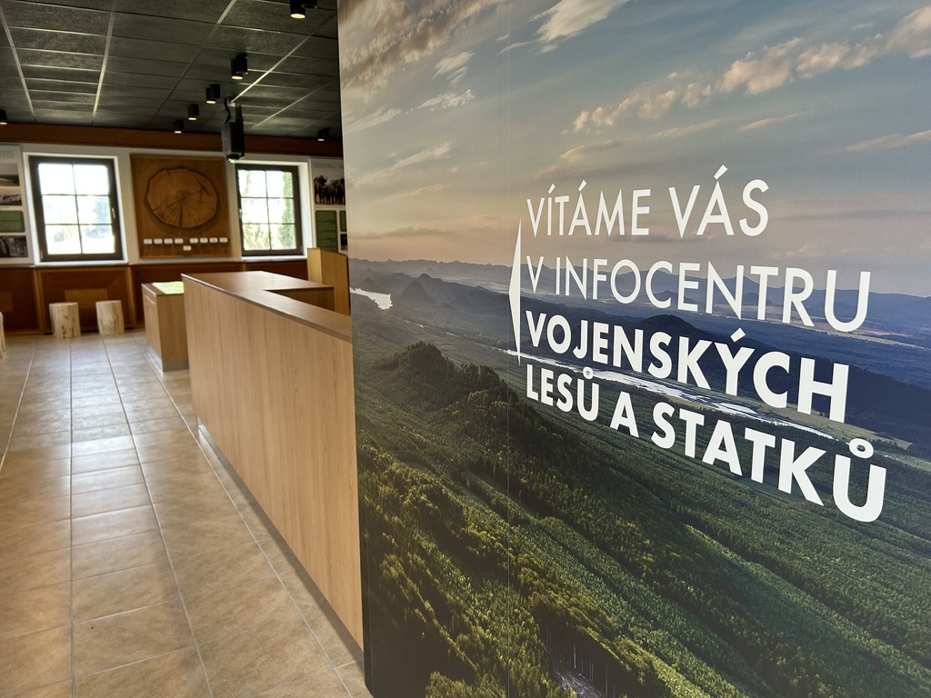 Vojenské lesy a statky lákají turisty 