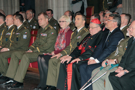 Pozvání přijala řada významných hostů včetně kardinála Dominika Duky.