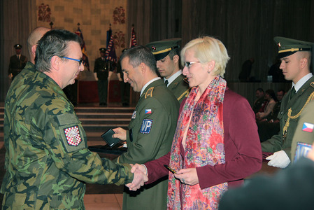 Odborný základní kurz VP úspěšně absolvovalo také 18 příslušníků aktivní zálohy VP.