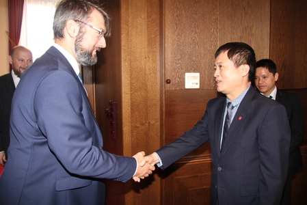 Náměstek Landovský hovořil s vietnamskou delegací nejen o českém obranném průmyslu