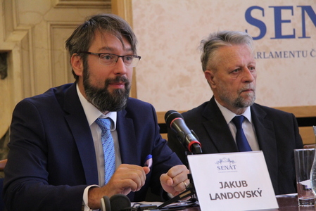 Náměstek Jakub Landovský a senátor František Bublan
