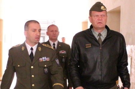 Armádní generál Josef Bečvář navštívil Hlavní velitelství Vojenské policie