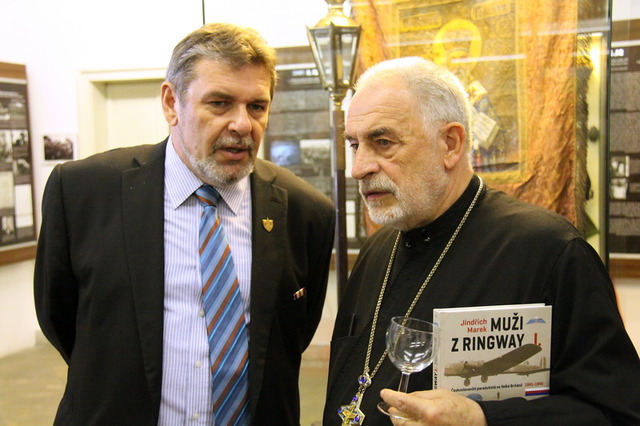 J. Marek a J. Šuvarský (vpravo)
