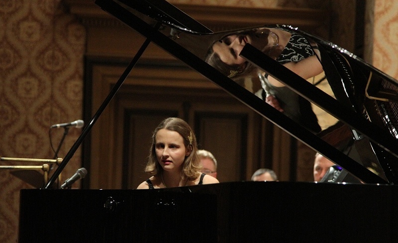 Nevidomá klavíristka Ráchel Skleničková