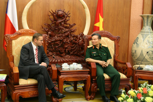Náměstek Jan Fulík navštívil Vietnam 1