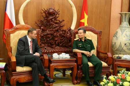 Náměstek Jan Fulík navštívil Vietnam 1