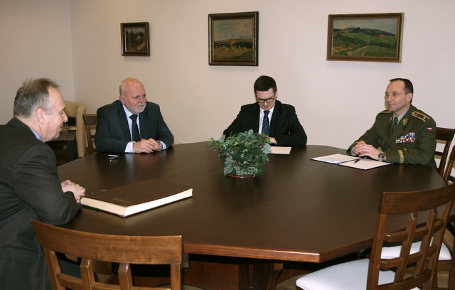 Z podpisu dohody 1