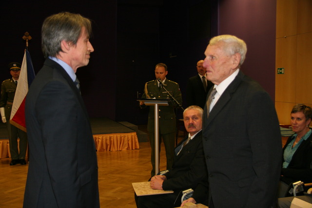 Ministr obrany Martin Stropnický a Václav Holub