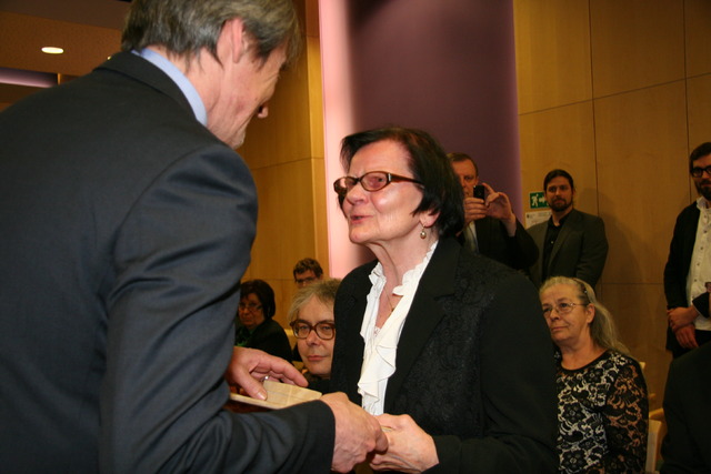 Anna Budilová dostala spolu osvědčením účastníce 3. odboje též status válečného veterána