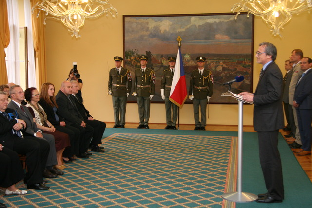 Ministr obrany ve svém projevu vyzdvihl odvahu oceněných