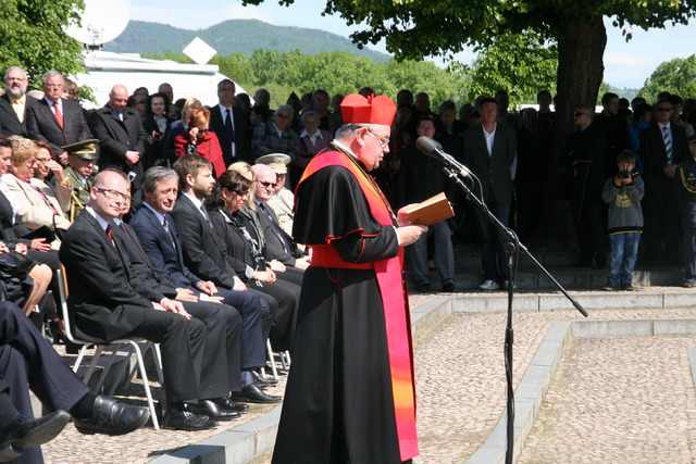 Součástí Terezínské tryzny byly křesťanské a židovské modlitby