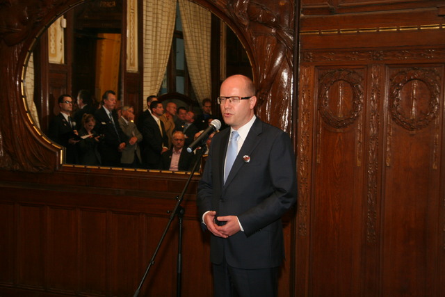 Premiér Bohuslav Sobotka v prezidentském salonku na hlavním nádraží v Praze vzpomenul i na své legionářské předky