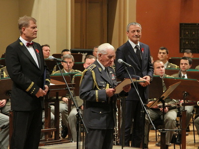 Brigádní generál Emil Boček poděkoval za uspořádání koncertu pro válečné veterány ve Dvořákově síni pražského Rudolfina a připomněl nelehkou dobu 2. světové války