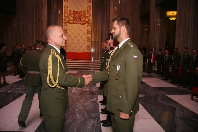 Z předávání Čestných odznaků AČR