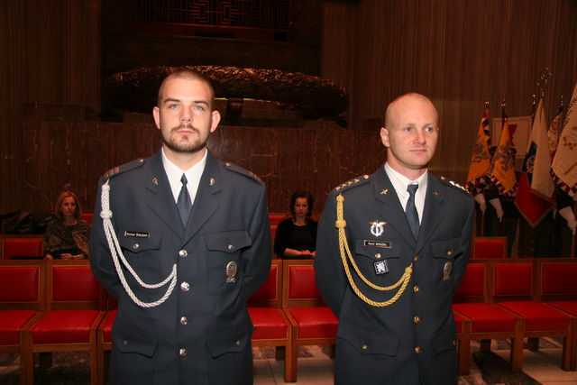 Prap. Michael Šnajdar a kpt. Karel Brázdil poskytli včas první pomoc a zachránili tak lidský život