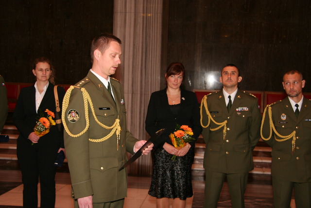 Za všechny nové plukovníky pronesl děkovnou řeč tiskový mluvčí GŠ AČR plk. Jan Šulc