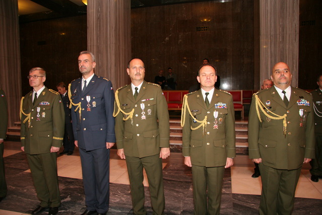 Čestný odznak AČR Za Zásluhy obdrželo 27 současných i bývalých vojáků