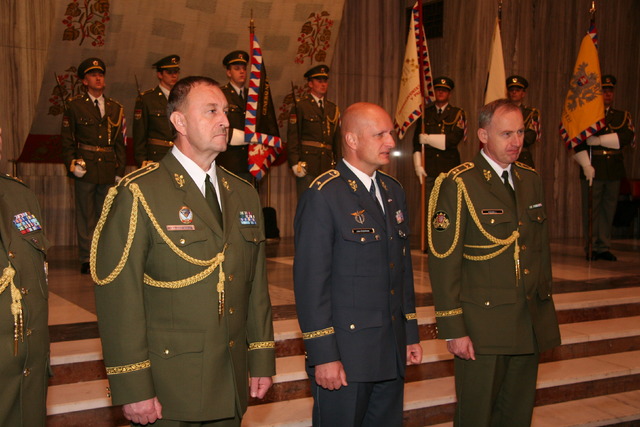 Slavnostního ceremoniálu se zúčastili také brig. gen. Ladislav Jung, brig. gen. Libor Štefánik a genmjr. Jaroslav Kocián