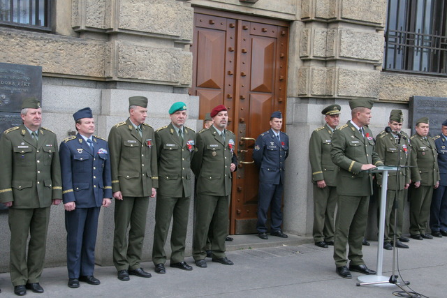 Slavnostního zahájení se účastnilo celé velení AČR