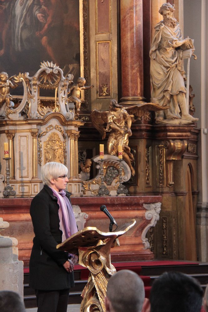 Ministryně obrany Karla Šlechtová při smuteční řeči