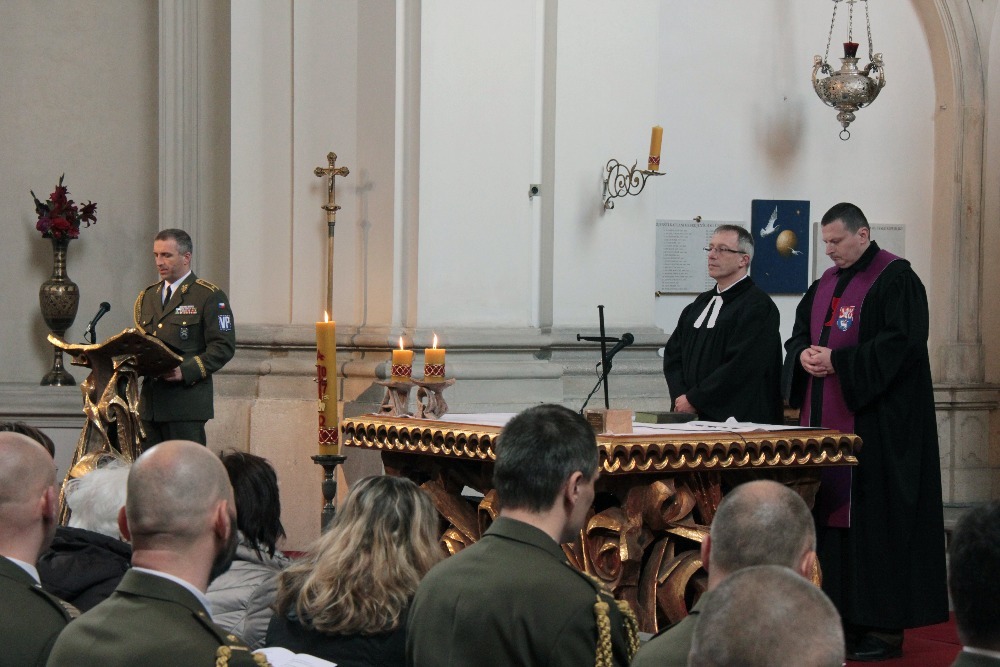 Náčelník VP brigádní generál Pavel Kříž při vzpomínce na padlé kolegy
