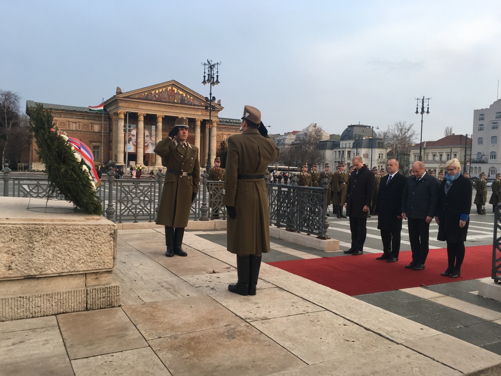 Pieta u hrobu neznámého vojína na Heroes Square