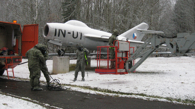 Dekontaminace zamořeného letounu