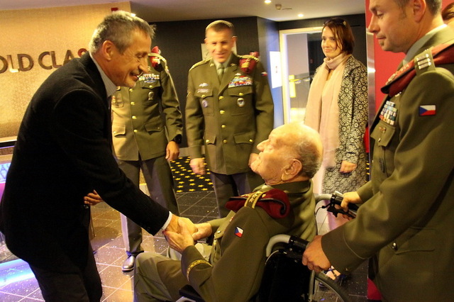 Ministr obrany zdraví generála Klemeše