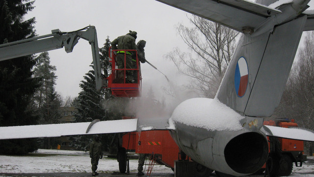 Dekontaminace zamořeného letounu 4