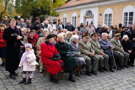 pohled do řad pozvaných hostů