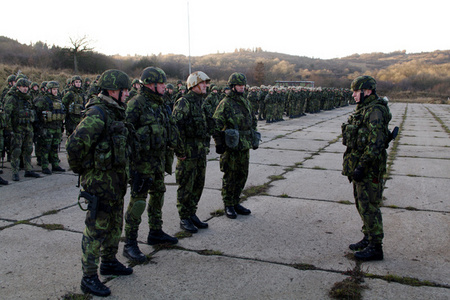 Personnel of a new PRT Logar train prior to ISAF deployment