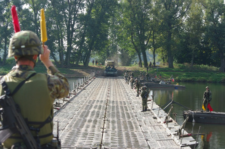 Ženijní cvičení třech států již začalo