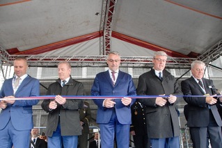 Slavnostní přestřižení pásky, které veletrh IDET zahájilo