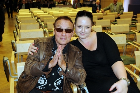 Jan Saudek s přítelkyní Pavlou Hodkovou před křtem kalendáře