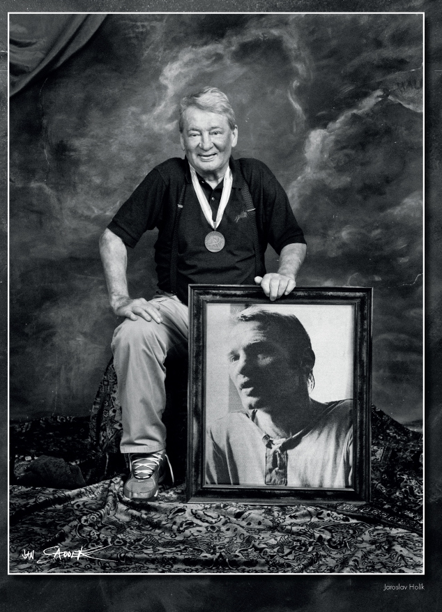 Jaroslav Holík na fotografii Jana Saudka z kalendáře Dukla 2013