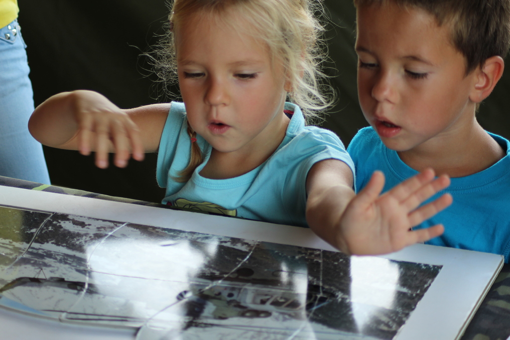 Jedním z úkolů pro malé soutěžící bylo skládání puzzlí