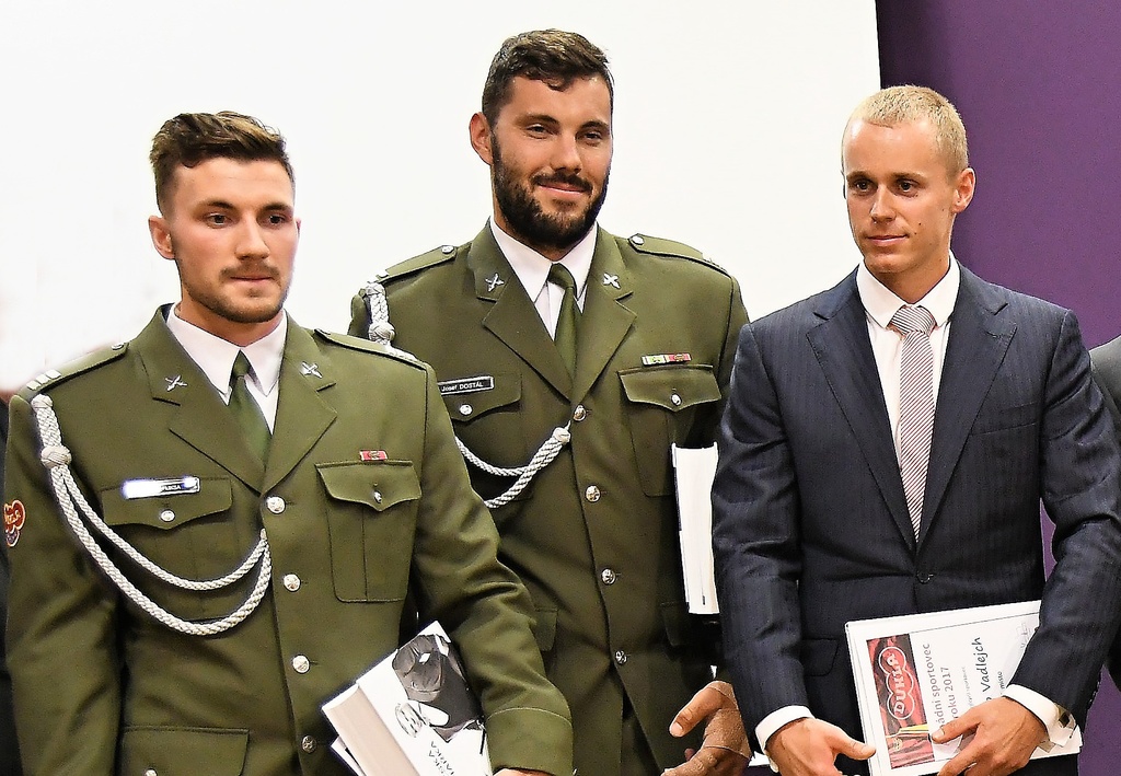 Kanoista Martin Fuksa, kajakář Josef Dostál a atlet oštěpař Jakub Vadlejch