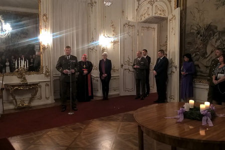 K přítomným promluvil i generál Bečvář