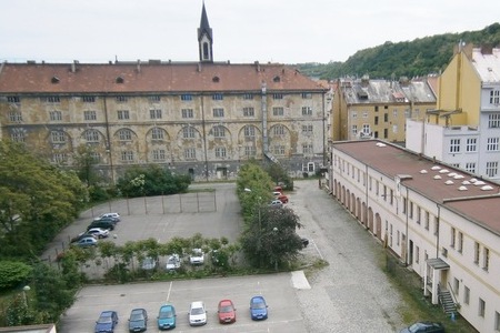 Ministerstvo obrany znovu nabídne k prodeji kasárna Jana Žižky v Praze - Karlíně