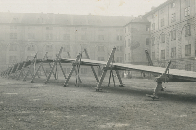 kasárna Karlín - historie