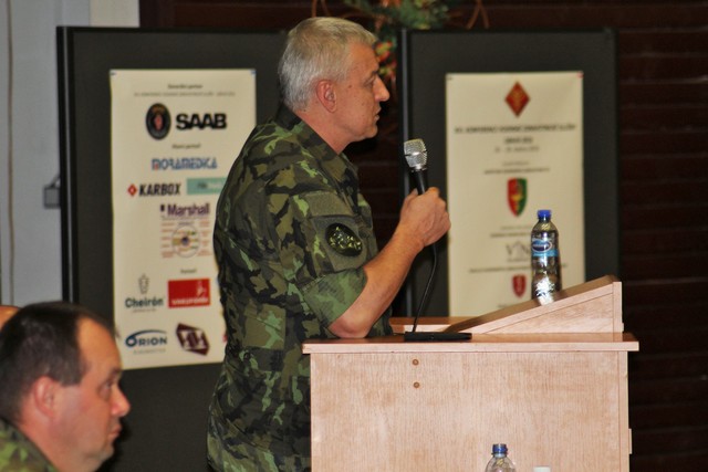 Ke zdravotníkům promluvil i generál Malenínský