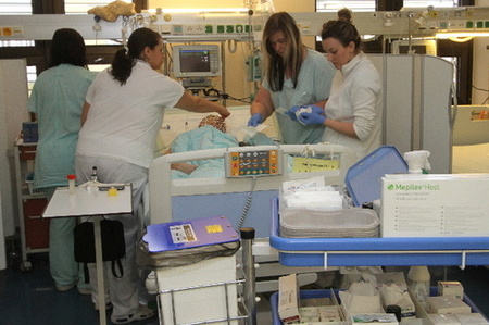 Nové přístrojové vybavení pro pacienty Komplexního cerebrovaskulárního centra ÚVN