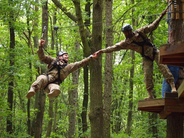 Lanová dráha byla pro výsadkáře náročnou disciplínou