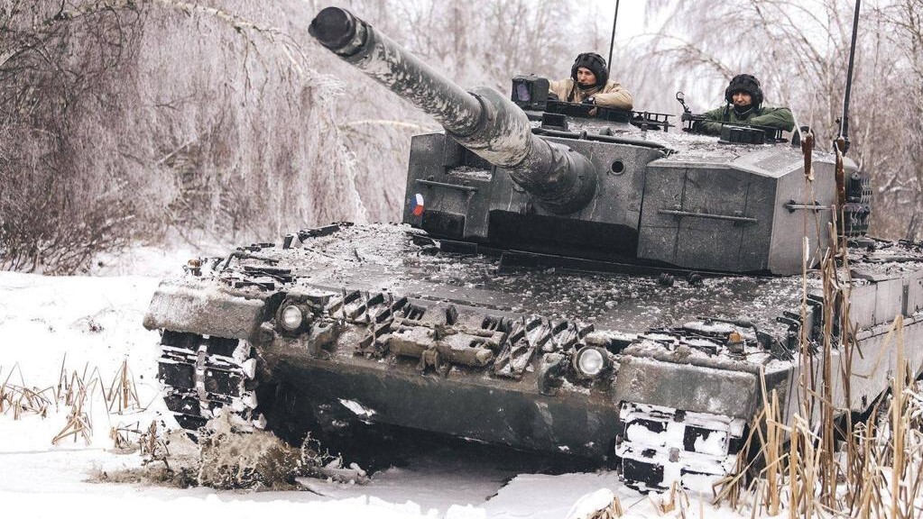 Tanky Leopard 2A4 prošly zkrácenými vojskovými zkouškami, mohou být zavedeny do výzbroje