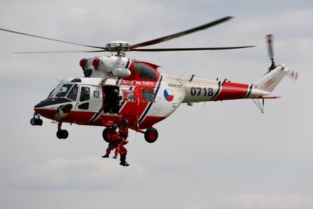 Vrtulník W-3A Sokol a záchrana raněného ze vzduchu
