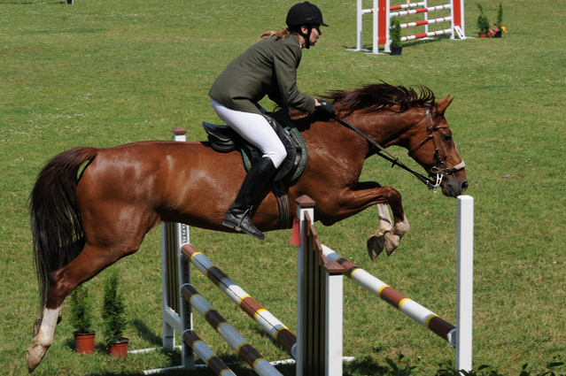 Lucie Grolichová při jízdě na koni