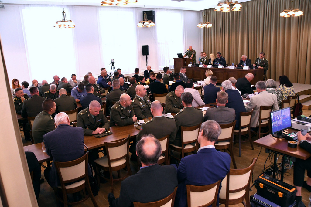 Na Univerzitě obrany si vojenské školy vyměňují informace z oblasti leadershipu a obraných technologií 