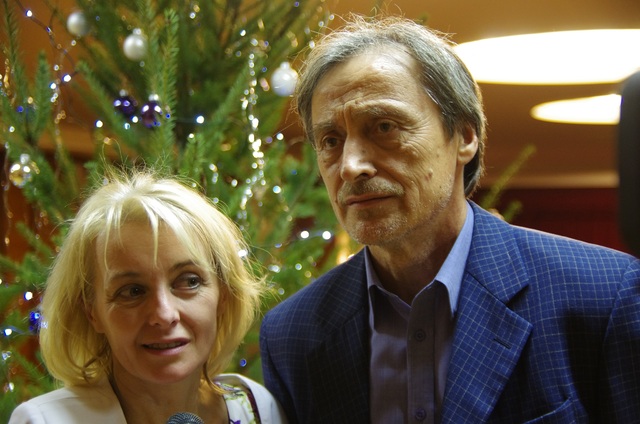 Manželé Stropničtí u vánočního stromku