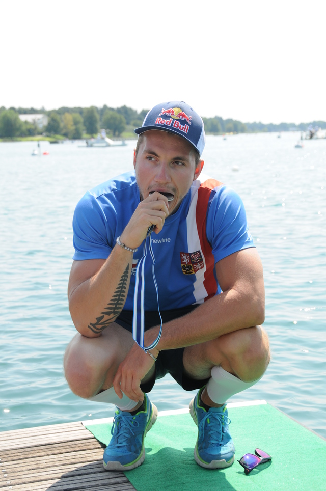 Martin Fuksa veze domů světové zlato a stříbro.